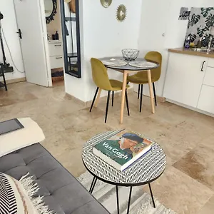 https://le-beffroi-de-gaston.aixenprovencehotels.org